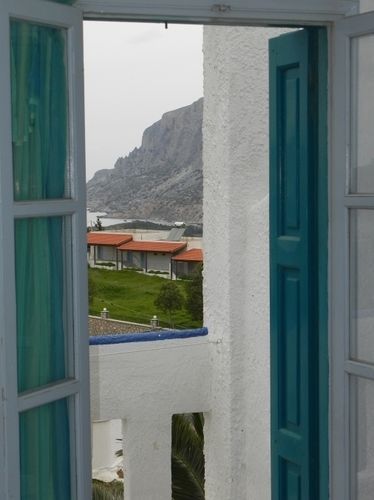 Kamari Hotel 2*